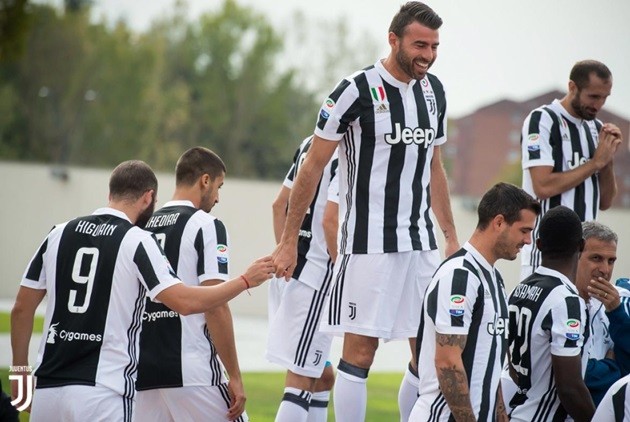 Juventus chụp ảnh - Bóng Đá