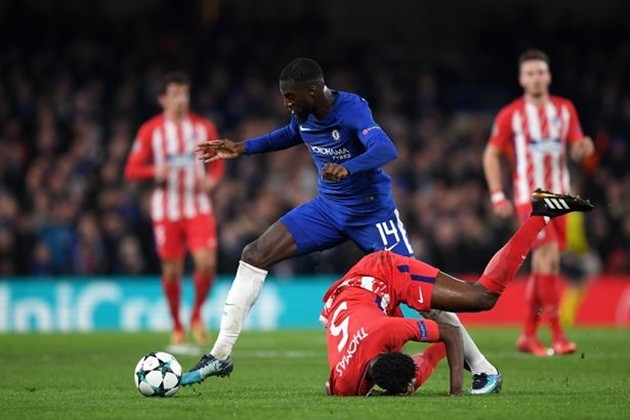 Conte bênh vực Bakayoko sau pha 1 chạm “thần thánh” - Bóng Đá