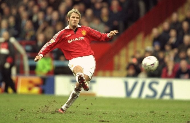 5 chân sút phạt tốt nhất lịch sử Premier League: Beckham bỏ xa phần còn lại - Bóng Đá