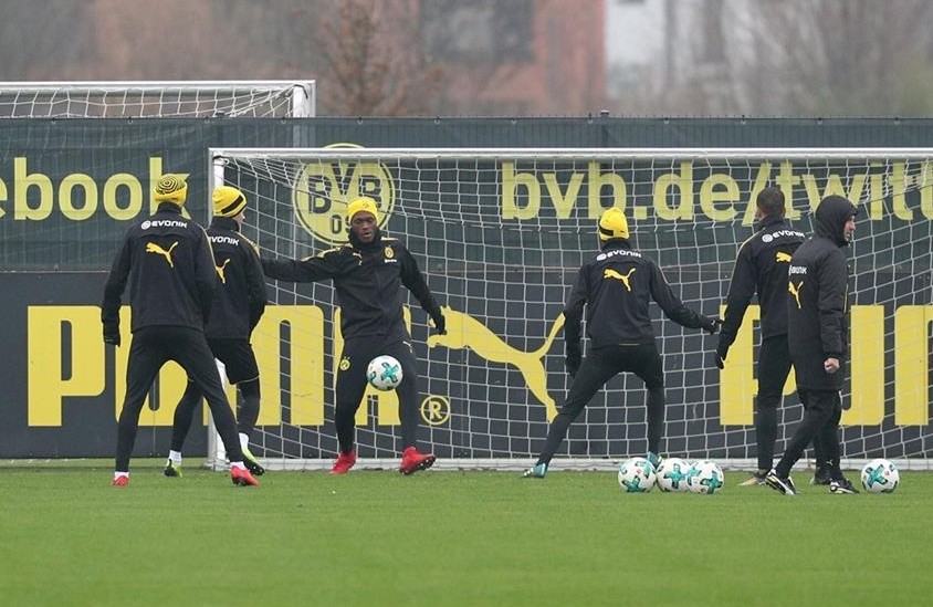 Hối hả tập luyện, Dortmund quyết tìm cảm giác chiến thắng - Bóng Đá