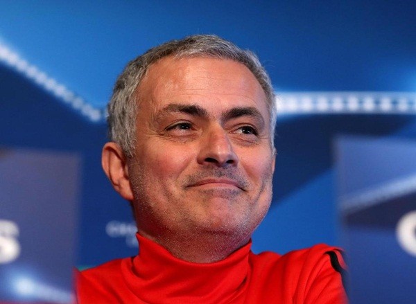 Chưa đá Champions League, MU ẵm 