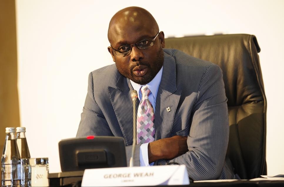 George Weah kể chuyện cuộc đời qua 10 bức ảnh - Bóng Đá