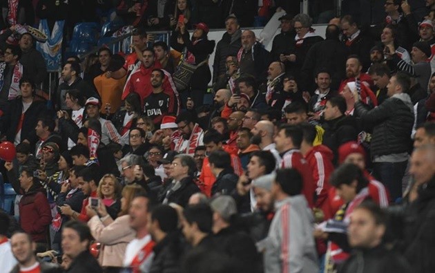 Derby nóng nhất hành tinh trở thành tâm điểm làng túc cầu - Bóng Đá