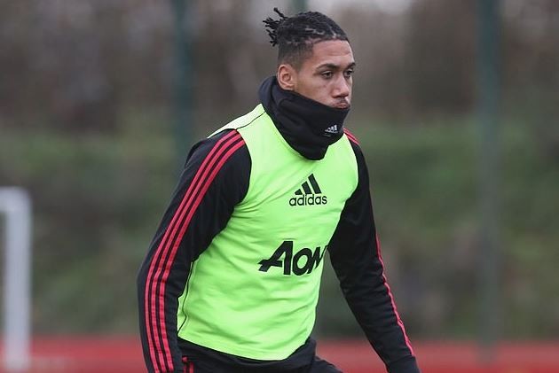 Man Utd giữ chân Smalling - Bóng Đá