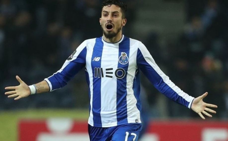 Để 'cứu' Mourinho, Man Utd phải 'trải thảm đỏ' đón rước sao Porto - Alex Telles - Bóng Đá