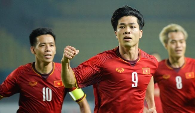 BLV Quang Huy chỉ ra lí do 'khó đỡ' khiến VTV bị cắt sóng - Bóng Đá