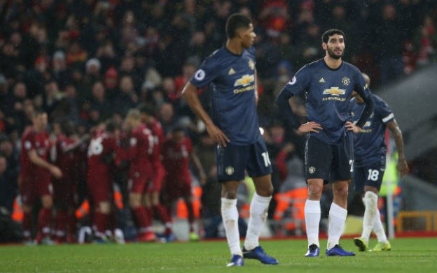 Mourinho muốn các học trò trốn sau lưng - Bóng Đá