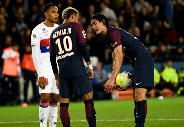 Cavani CHÍNH THỨC lên tiếng giữa 