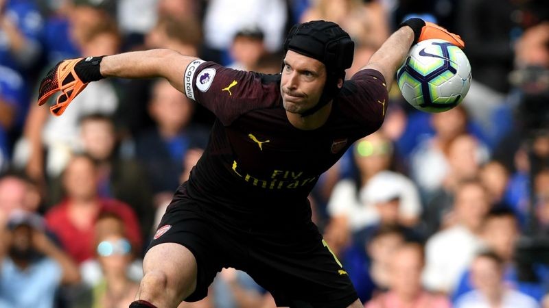 Phong độ suy giảm, Petr Cech vẫn được Emery 