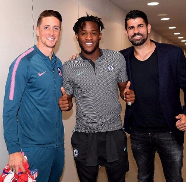Torres, Costa chụp ảnh cùng ngôi sao giúp Chelsea thắng Atletico - Bóng Đá
