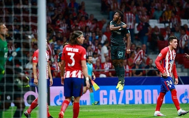Torres, Costa chụp ảnh cùng ngôi sao giúp Chelsea thắng Atletico - Bóng Đá