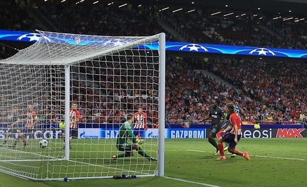 Torres, Costa chụp ảnh cùng ngôi sao giúp Chelsea thắng Atletico - Bóng Đá
