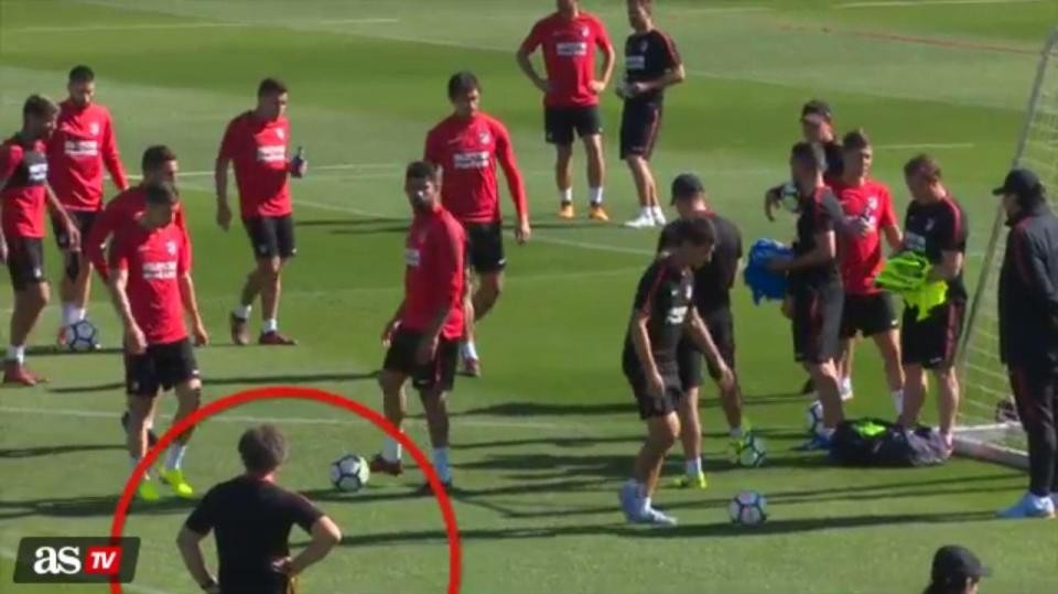 Thoát khỏi Chelsea, Diego Costa lại gây sự tại Atletico - Bóng Đá