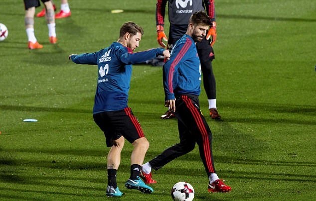 Alvaro Morata và De Gea 'chạm mặt' ở tuyển  - Bóng Đá