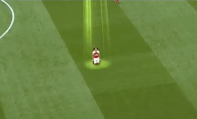 GUENDOUZI đập đất sau pha bỏ lỡ của Aubameyang - Bóng Đá