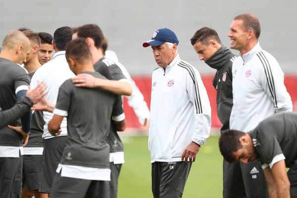 Không thi đấu, dàn sao Atletico vẫn miệt mài rèn quân - Bóng Đá