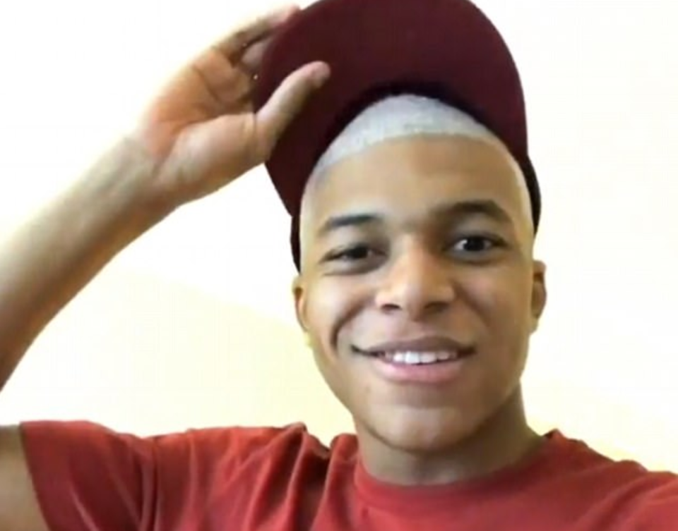 Cận cảnh mới đầu không thể độc hơn của Kylian Mbappe - Bóng Đá