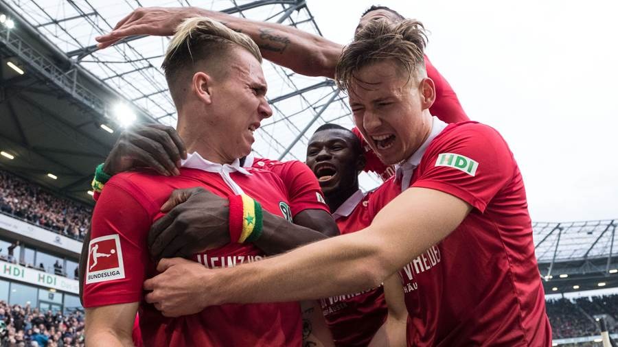 Hannover 4-2 Dortmund - Bóng Đá