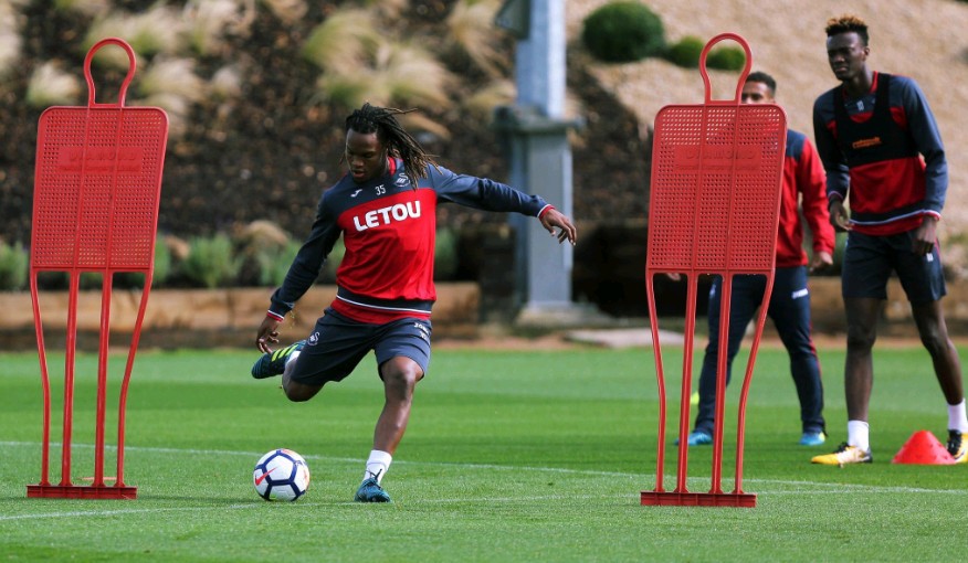 Renato Sanches tập ngày đầu tại Swansea - Bóng Đá