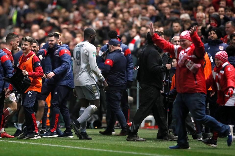 Làm nên kì tích, tập thể Bristol City quậy tung sân vận động - Bóng Đá