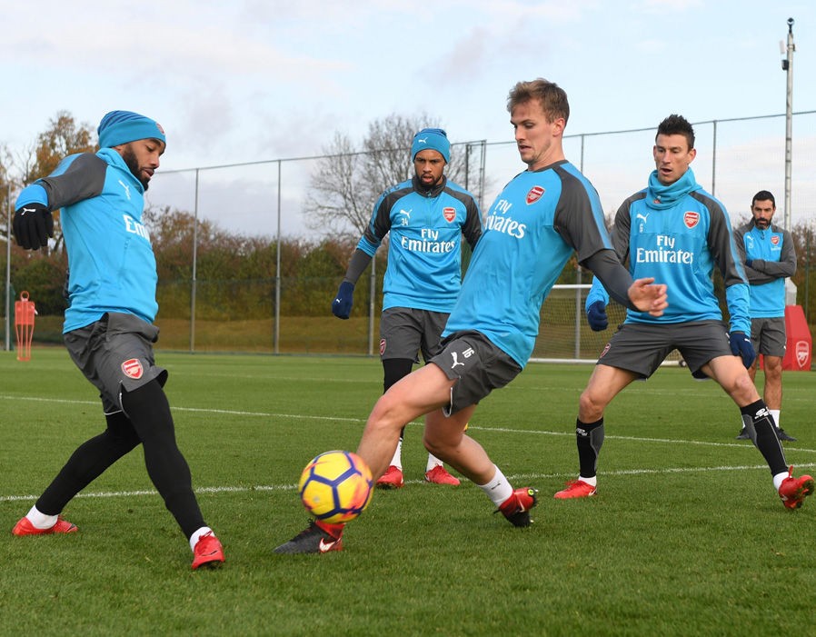 Arsenal tập luyện - Bóng Đá