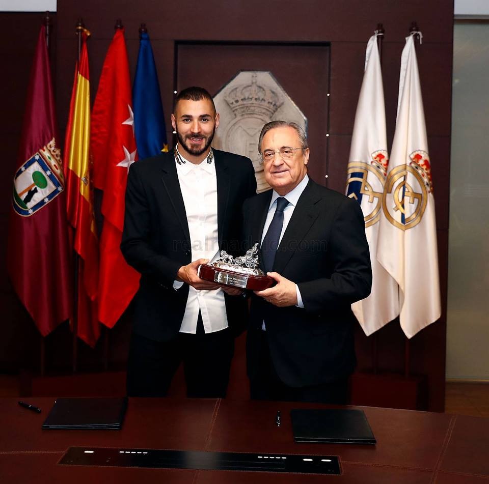 Ảnh Benzema gia hạn - Bóng Đá