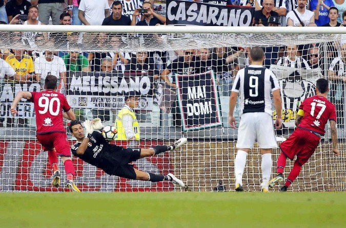 10 ông hoàng lương bổng tại Serie A: Bonucci sánh vai Higuain - Bóng Đá