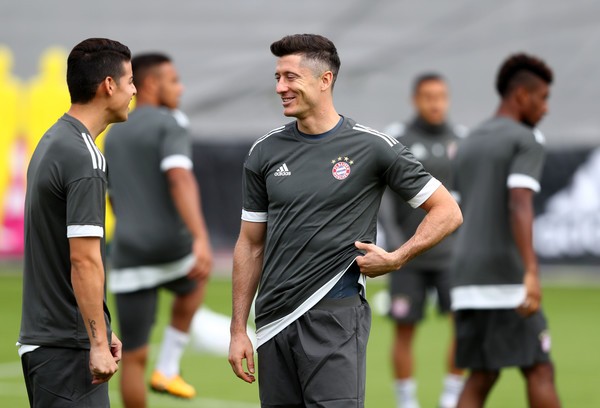 Không thi đấu, dàn sao Atletico vẫn miệt mài rèn quân - Bóng Đá