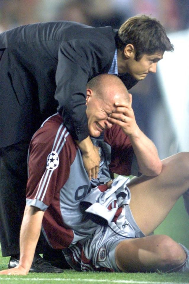 Không chỉ Buffon, loạt danh thủ này cũng từng khóc như những đứa trẻ - Bóng Đá