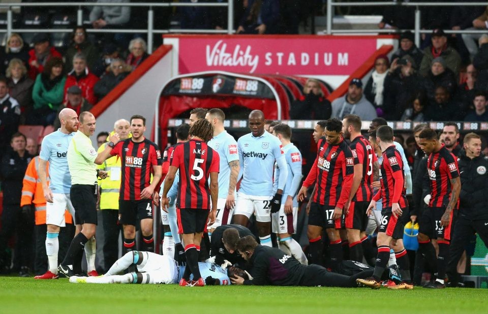 Sao West Ham hứng trọn gầm giày của đối thủ - Bóng Đá