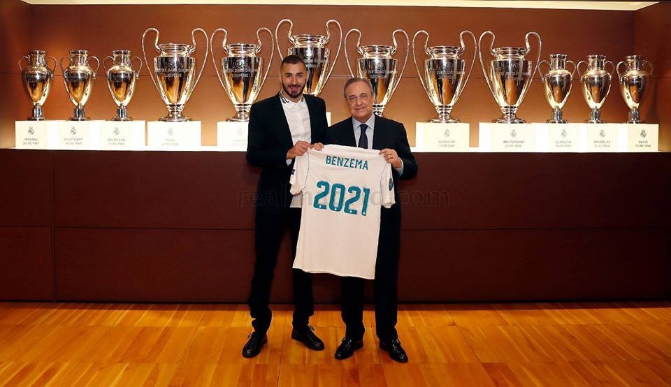 Ảnh Benzema gia hạn - Bóng Đá