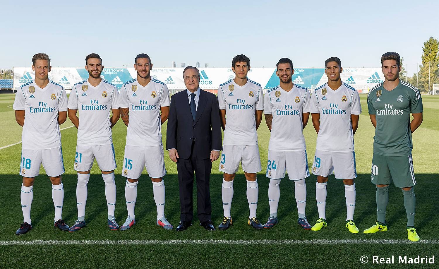 Real tung bộ ảnh hoành tráng trước ngày chào sân Champions League - Bóng Đá