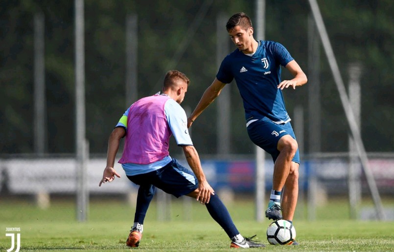 Juventus đấu tập Chieri - Bóng Đá