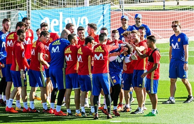 Tây Ban Nha tập luyện - Bóng Đá