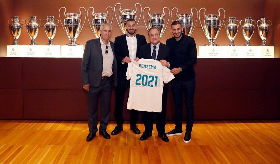 Ảnh Benzema gia hạn - Bóng Đá