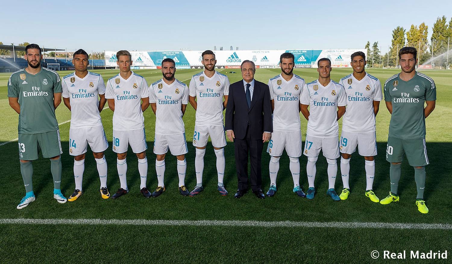 Real tung bộ ảnh hoành tráng trước ngày chào sân Champions League - Bóng Đá