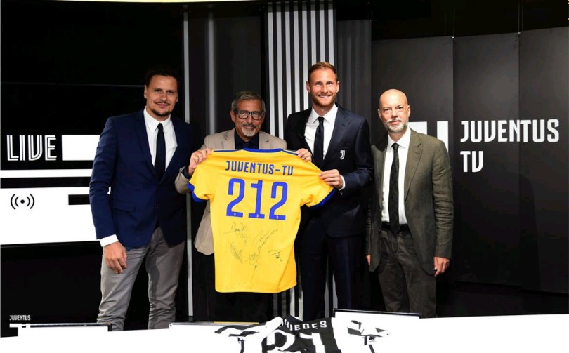 Ngày đầu tiên của Howedes tại Juventus - Bóng Đá