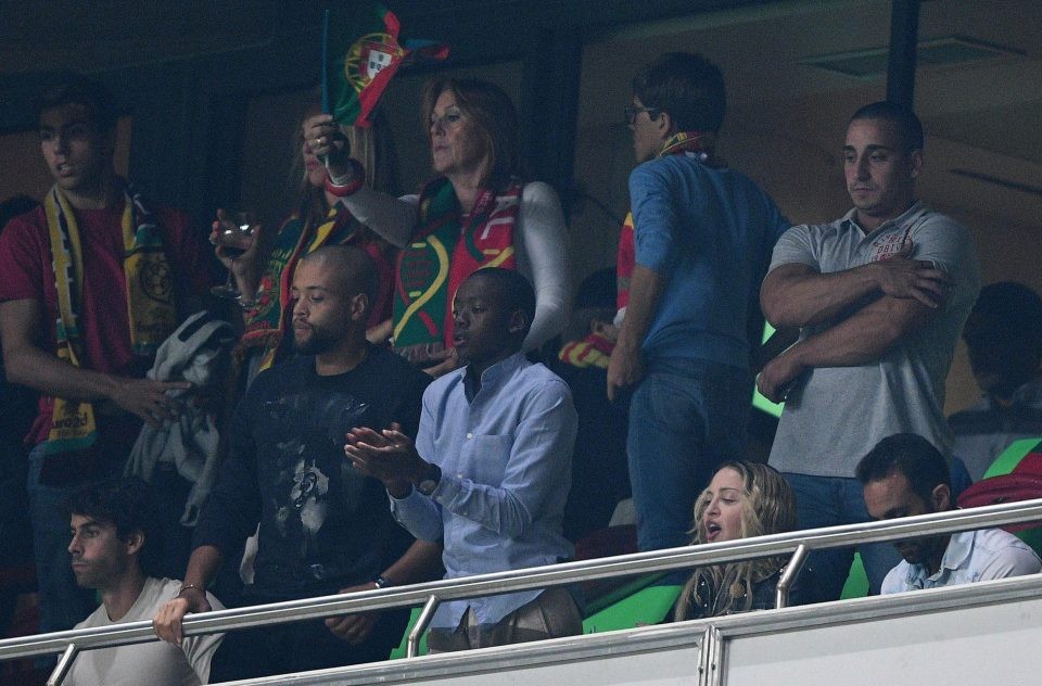 Madonna đến chung vui cùng Ronaldo - Bóng Đá