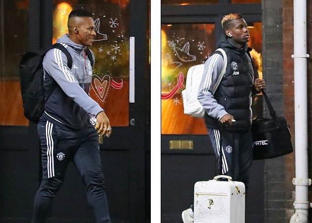 Tập thể M.U hành quân trong đêm, quyết hạ Burnley - Bóng Đá