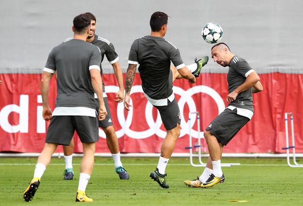 Không thi đấu, dàn sao Atletico vẫn miệt mài rèn quân - Bóng Đá