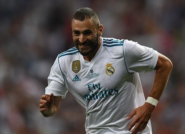 Ảnh Benzema gia hạn - Bóng Đá
