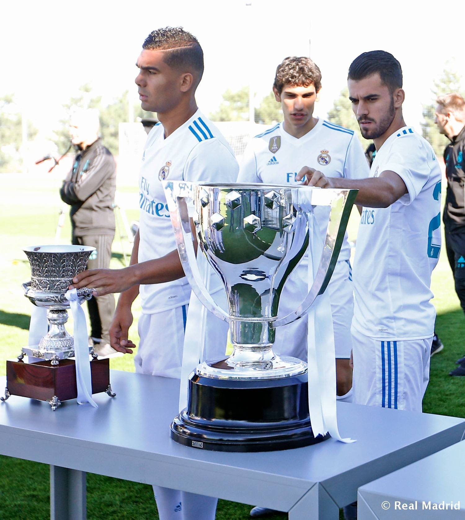 Real tung bộ ảnh hoành tráng trước ngày chào sân Champions League - Bóng Đá
