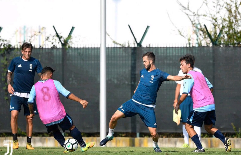 Juventus đấu tập Chieri - Bóng Đá