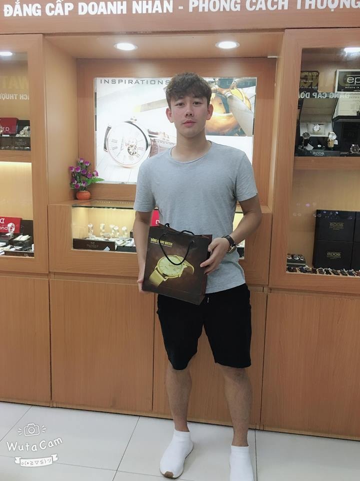 Mừng Việt Nam chính thức vào chung kết AFF Cup, nhận ưu đãi giảm ngay 30% cho đồng hồ và kính mắt - Bóng Đá