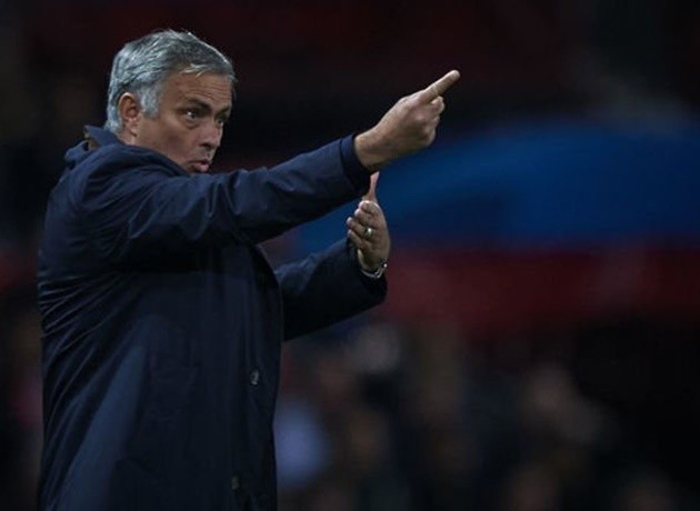 'Thật đau đớn khi xem Man Utd dưới thời Mourinho' Berbatov - Bóng Đá