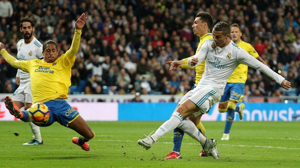 Ronaldo khủng hoảng: Trả giá vì Messi và sự ích kỷ - Bóng Đá