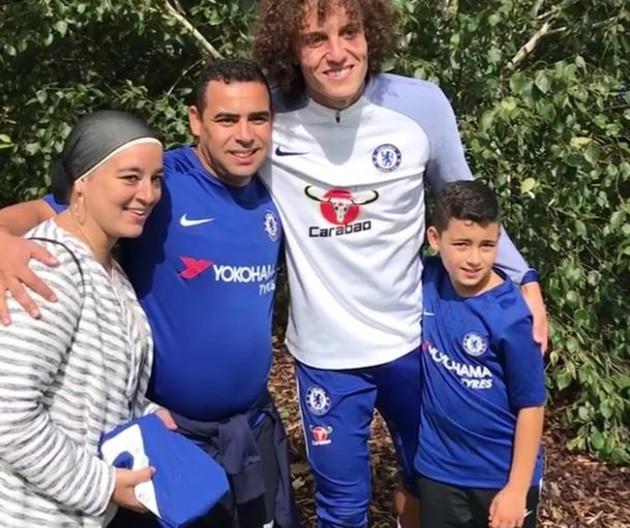 Ảnh Chelsea làm từ thiện - Bóng Đá