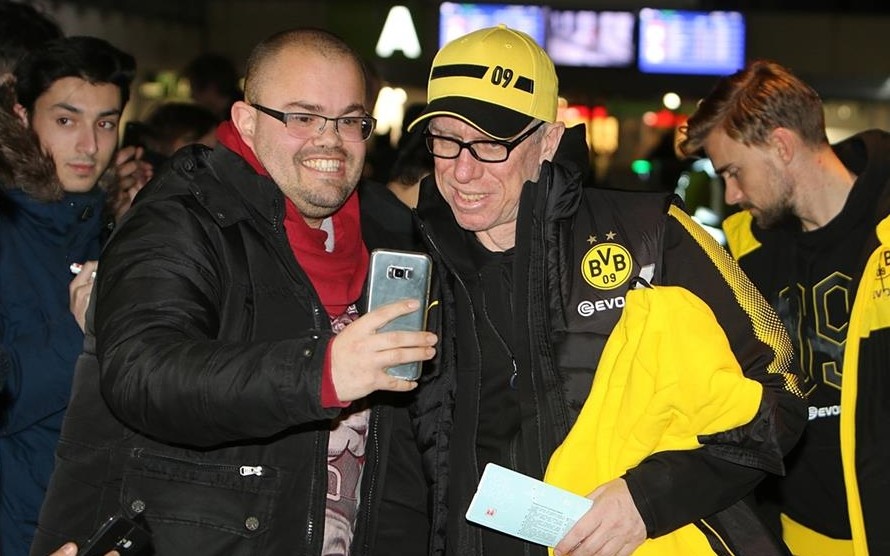 Thầy rạng rỡ, trò u ám trên đường Dortmund ra sân bay - Bóng Đá