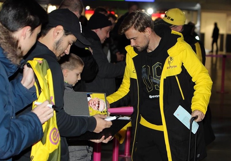 Thầy rạng rỡ, trò u ám trên đường Dortmund ra sân bay - Bóng Đá