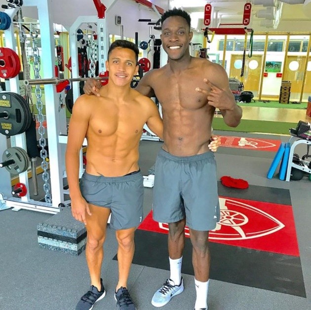 Alexis Sanchez tươi rói, Arsenal sẵn sàng đấu Liverpool - Bóng Đá